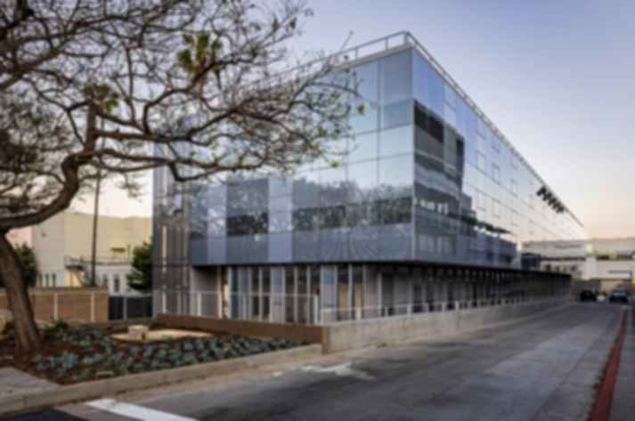 Redefiniendo la sostenibilidad: cinco proyectos de construcción viva más allá del cero neto