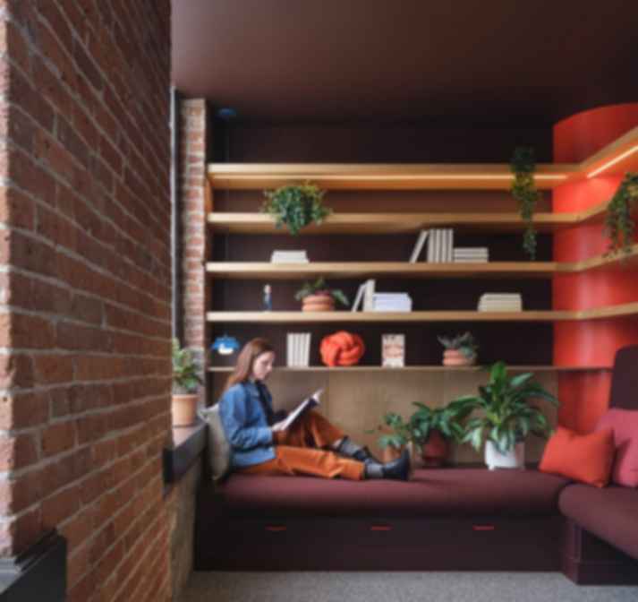 Más allá del escritorio: espacios de trabajo para concentrarse y colaborar