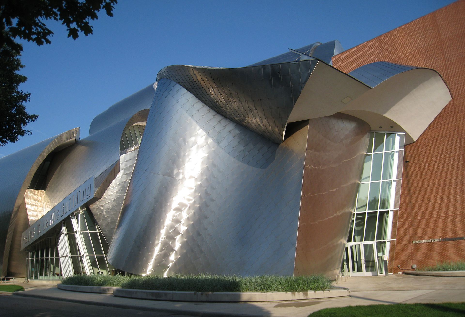 Peter B. Lewis Building - Exterior - modlar.com