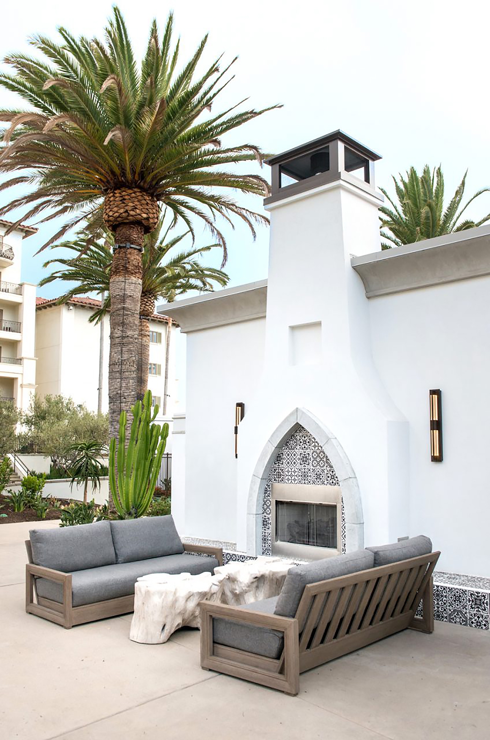 Monarch Beach Resort - Outdoor Seating - modlar.com