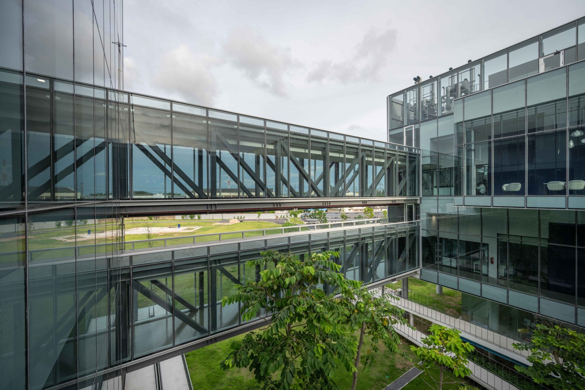 IRPC Innovation Center - Facade - modlar.com