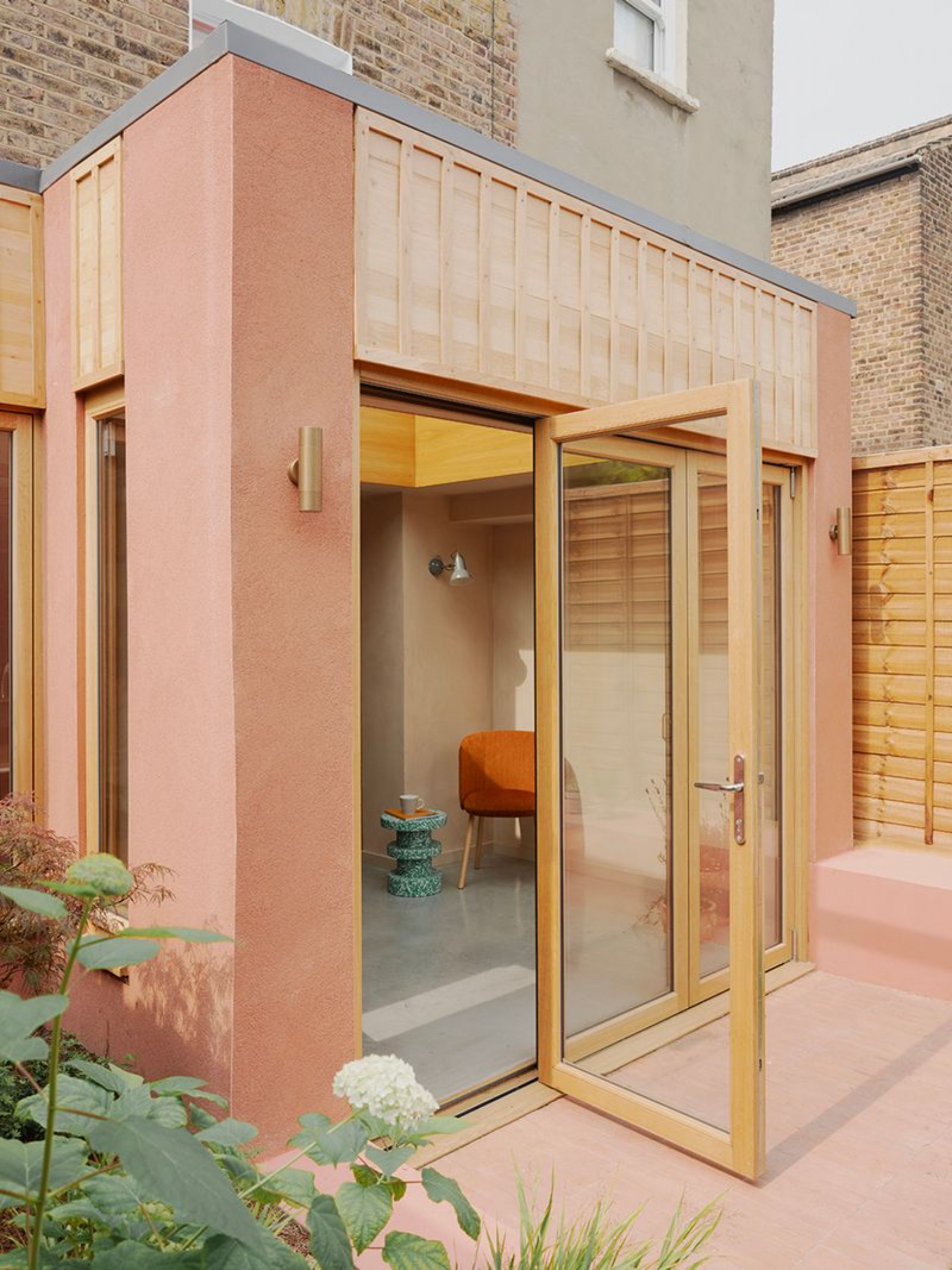 Peckham Rye House Extension - Courtyard - modlar.com
