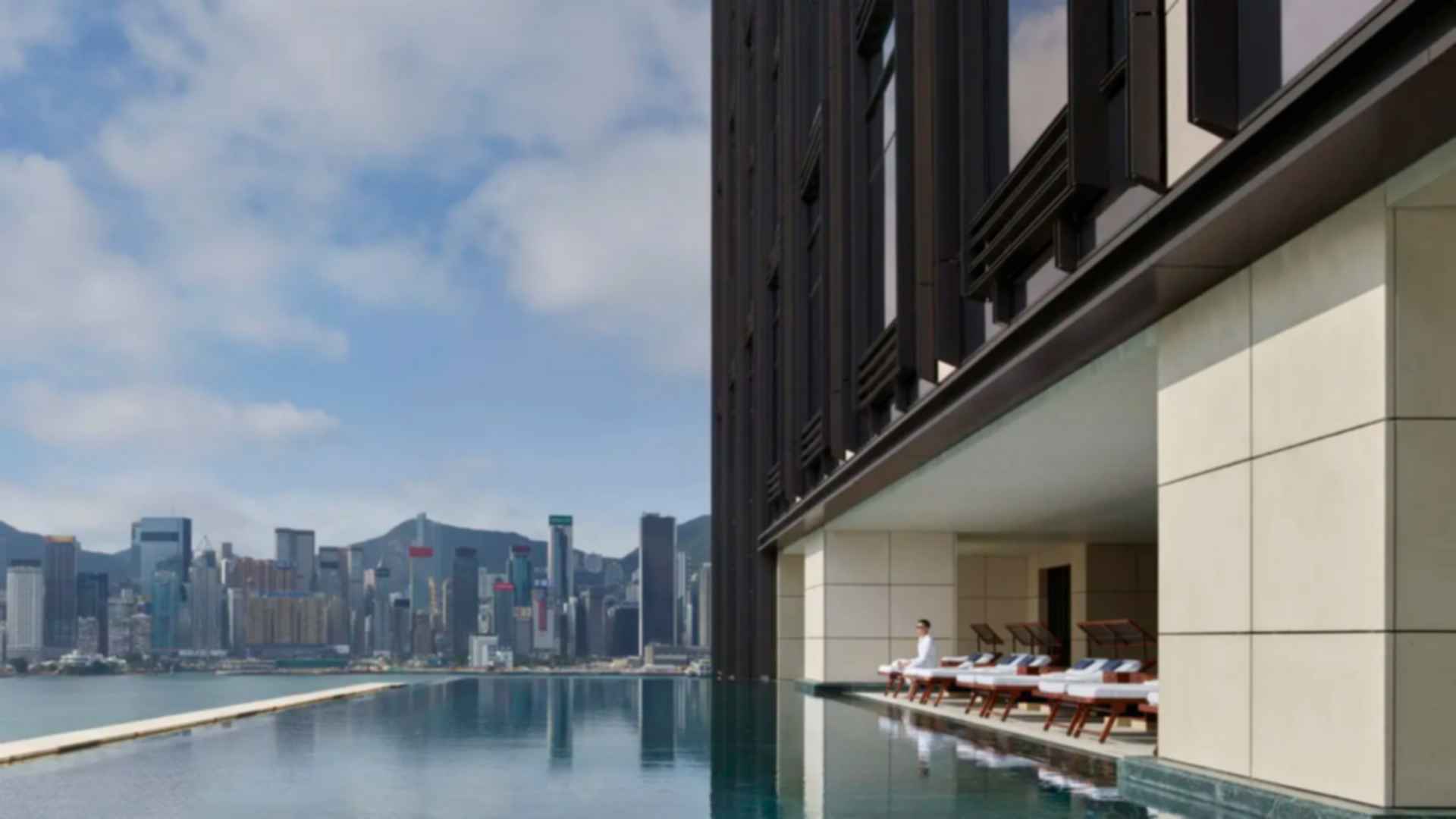 Victoria Dockside - Poolside