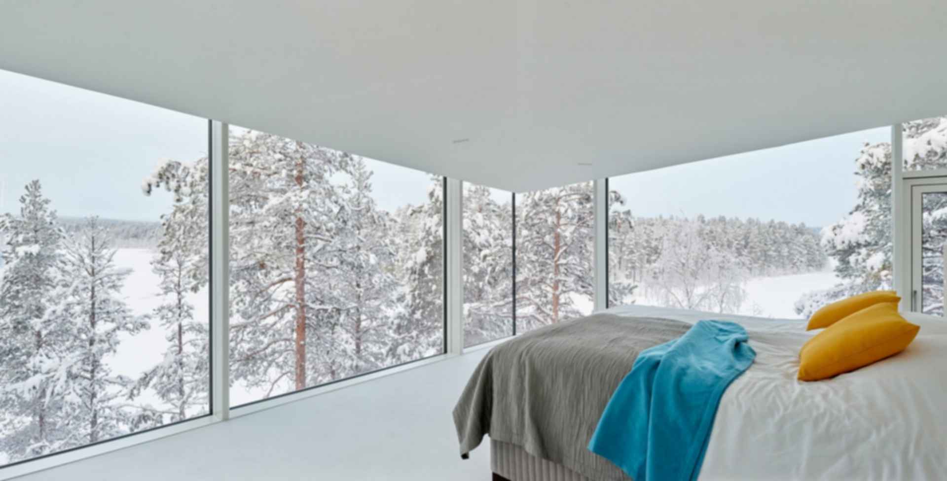 The Cliffhanger Riverside Villa - Bedroom
