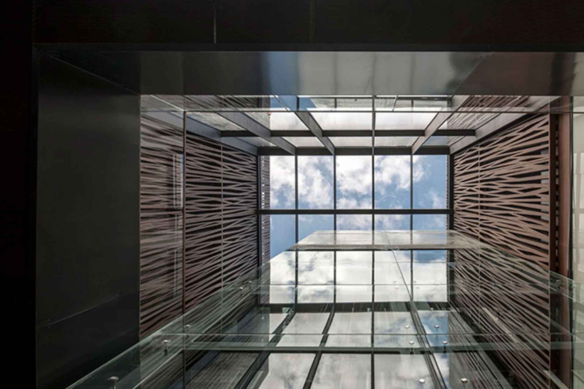 Selçuk Ecza Headquarters - Skylight