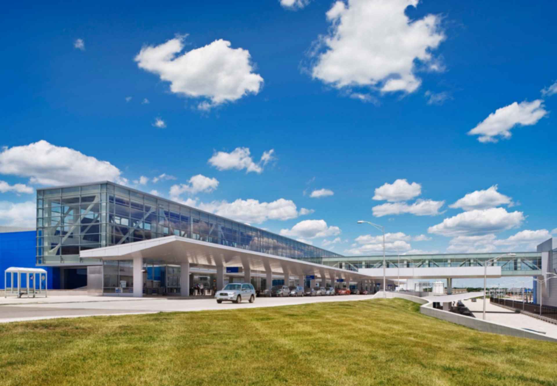 Detroit Metropolitan Airport - Exterior