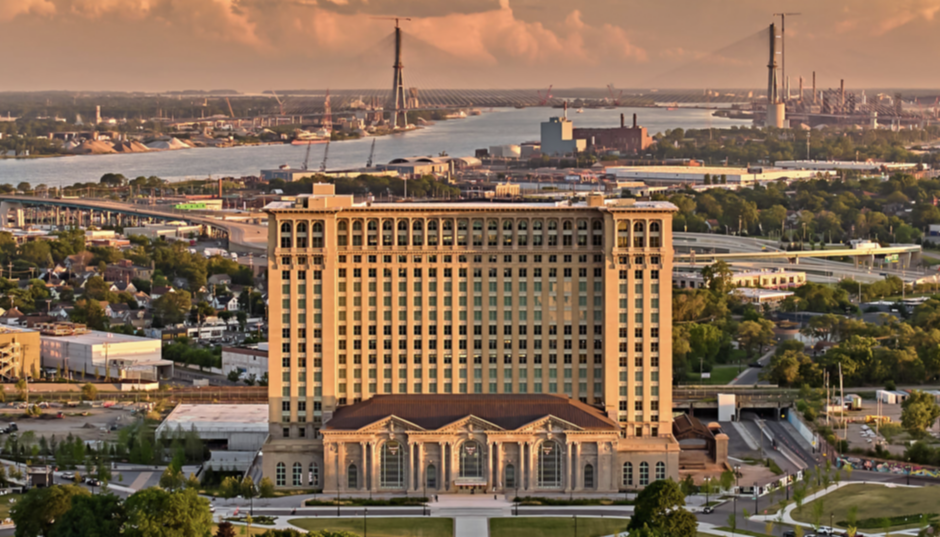Michigan Central Station - Façade