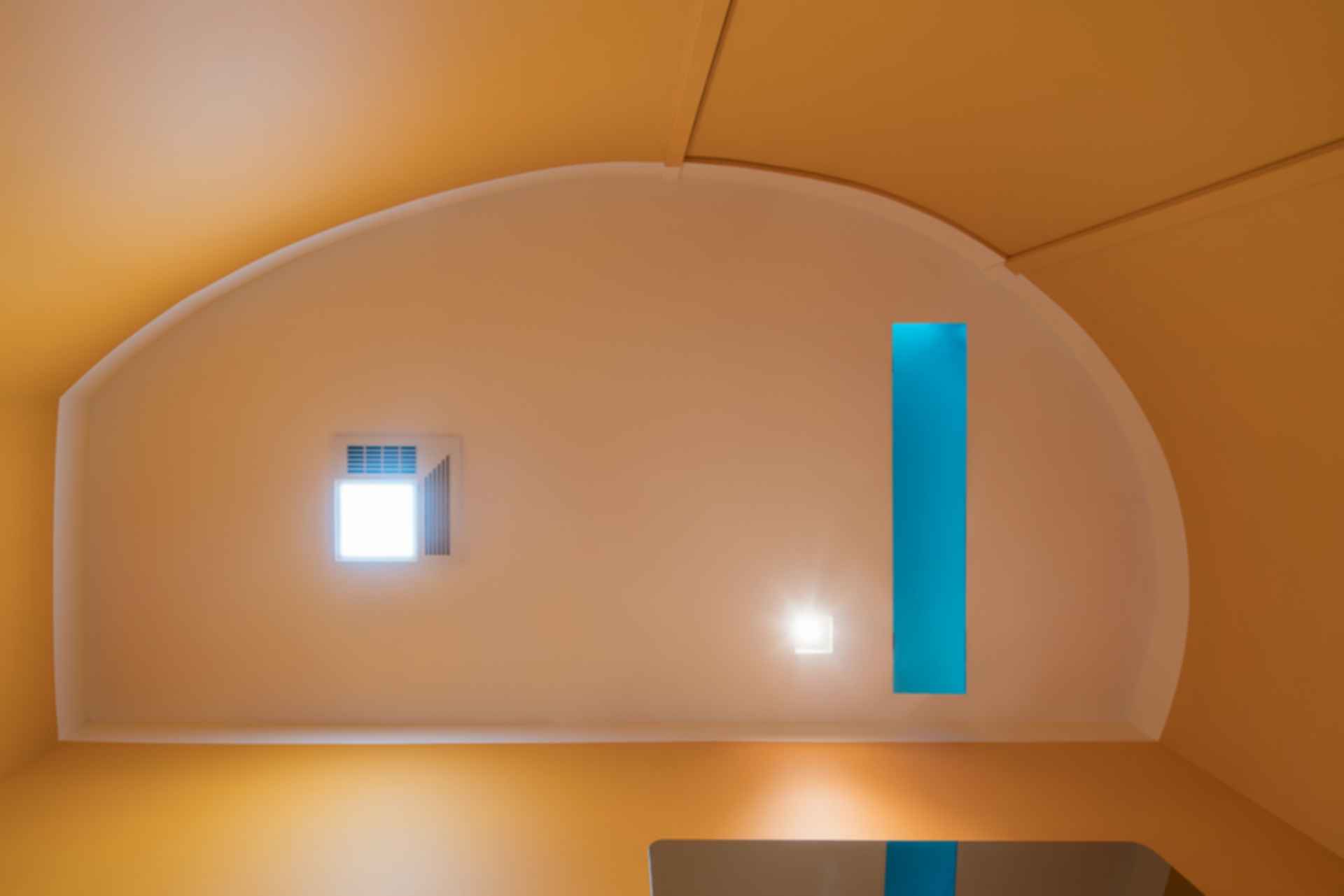 Home Wonderland - Orange Room