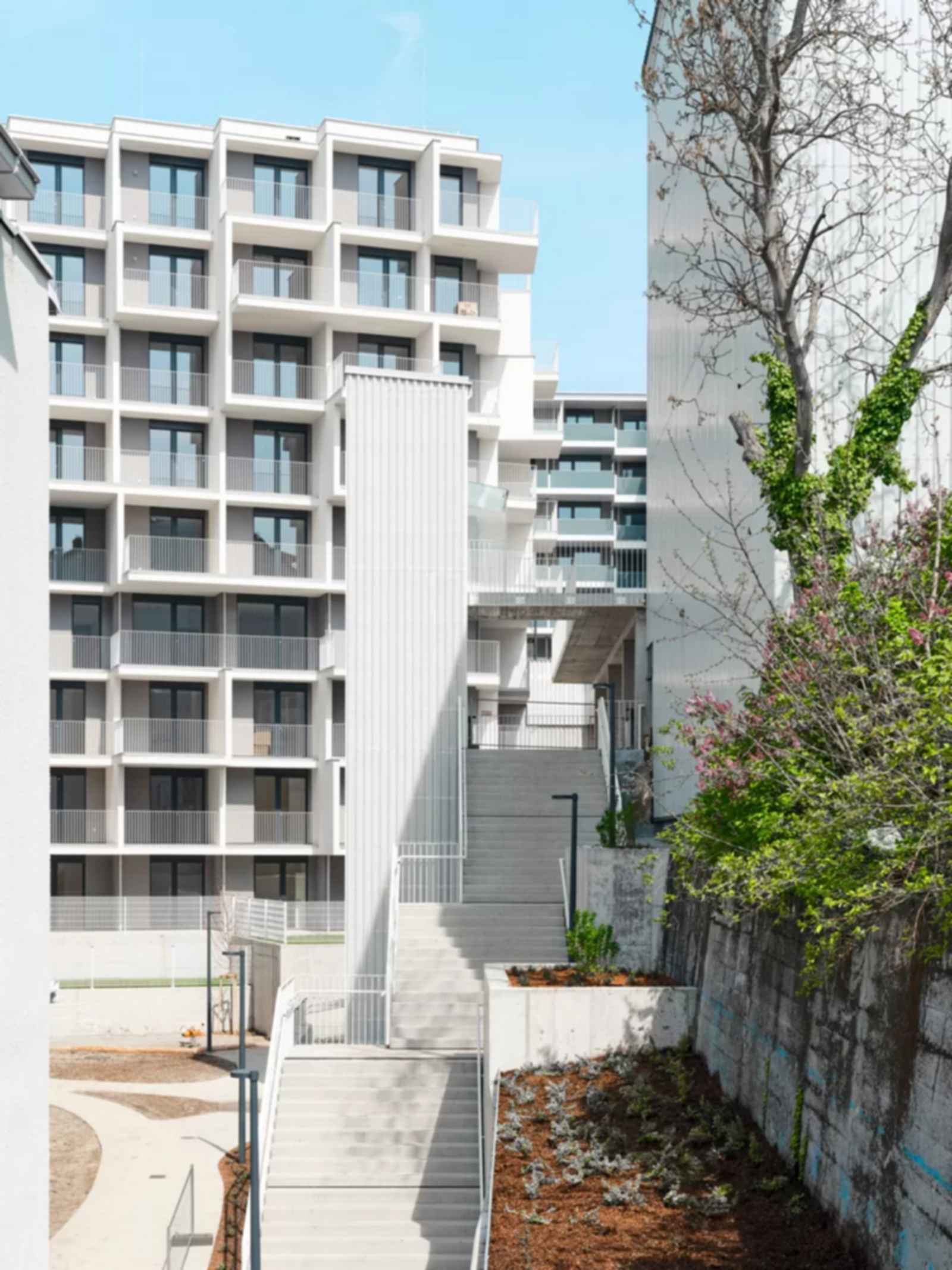 pEN 76 Ensemble - Stairs