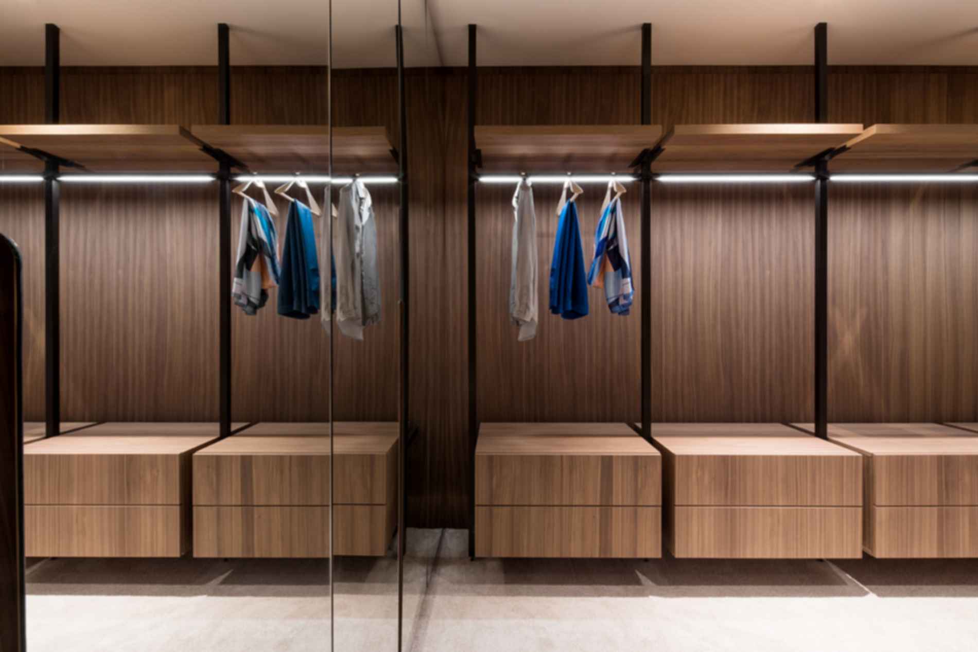 Penthouse L - Wardrobe