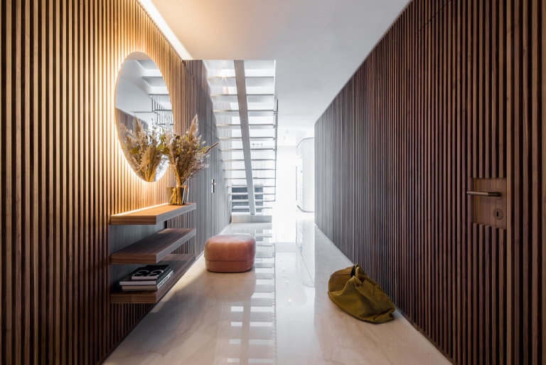 Image showcasing Penthouse L - Hallway - modlar.com