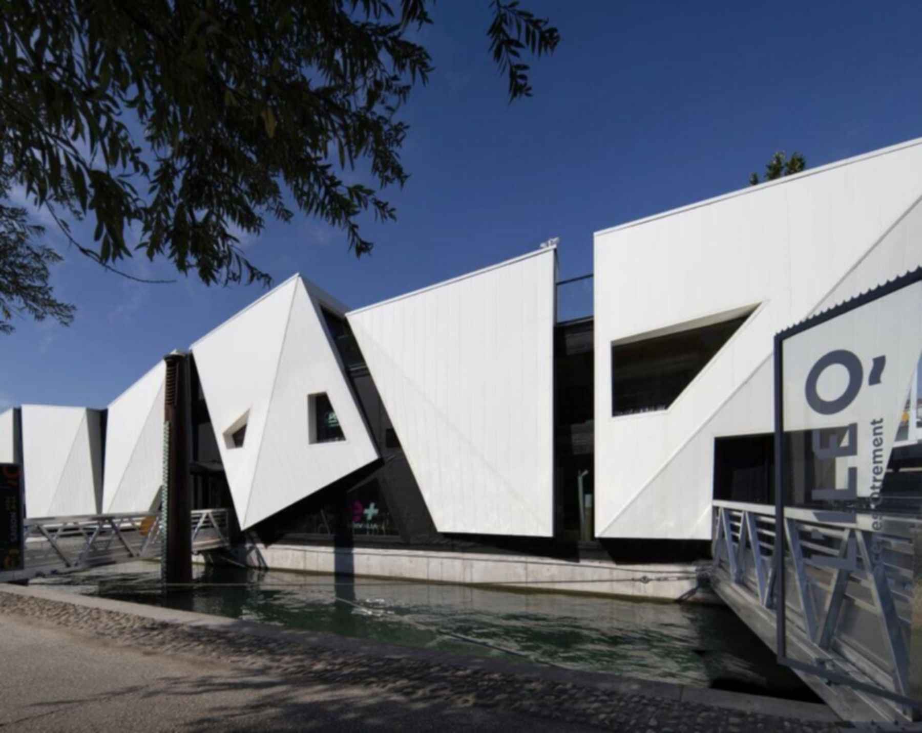 Floating Theater Lyon