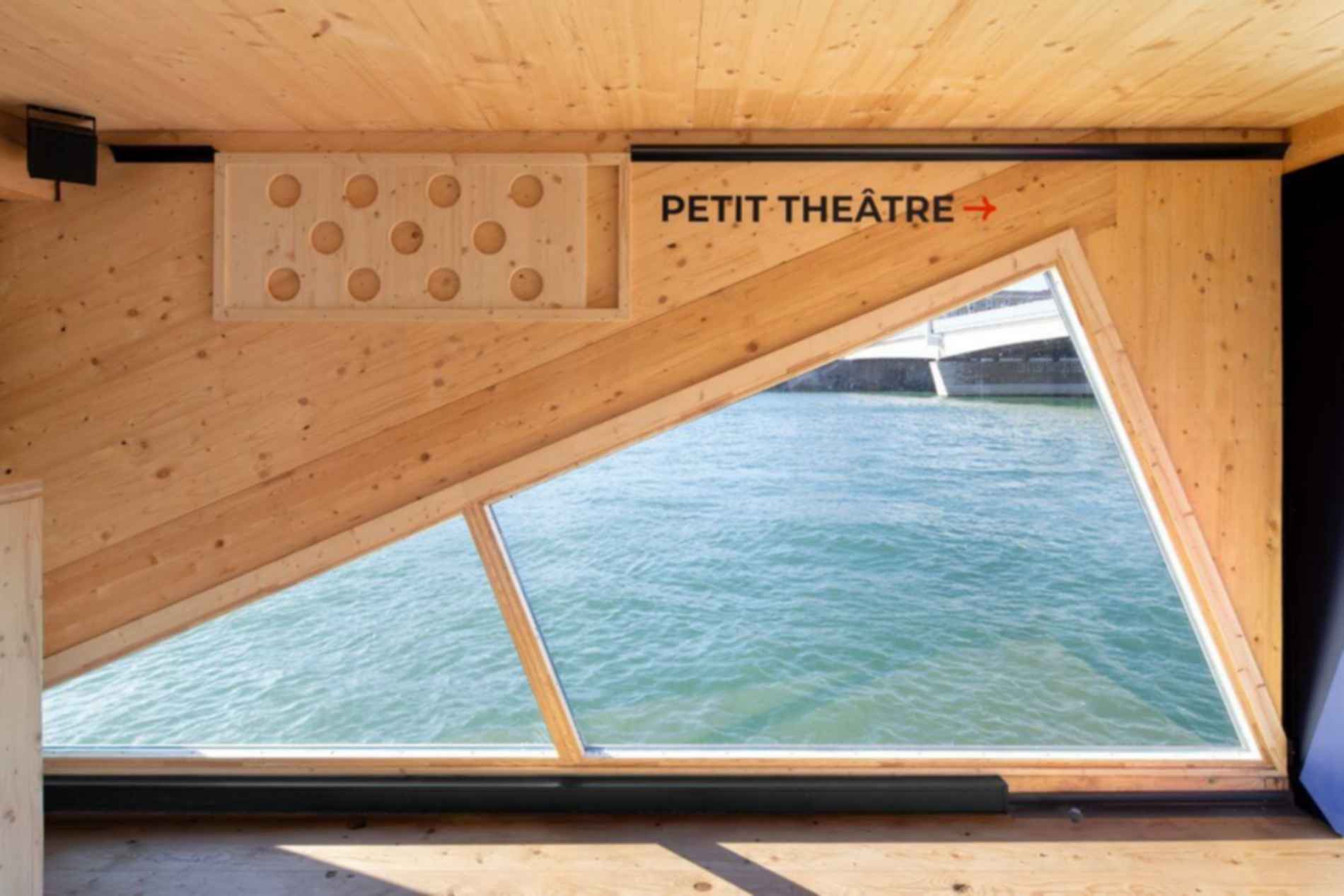 Floating Theater Lyon - Window