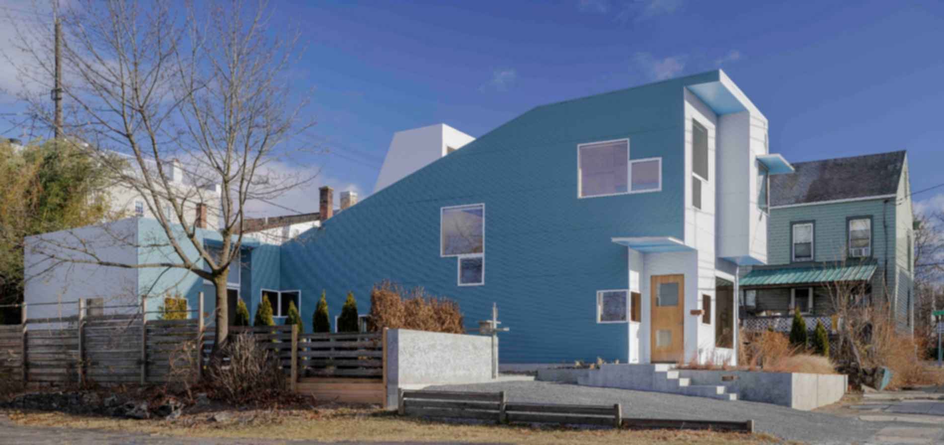 Hudson L-House - Exterior