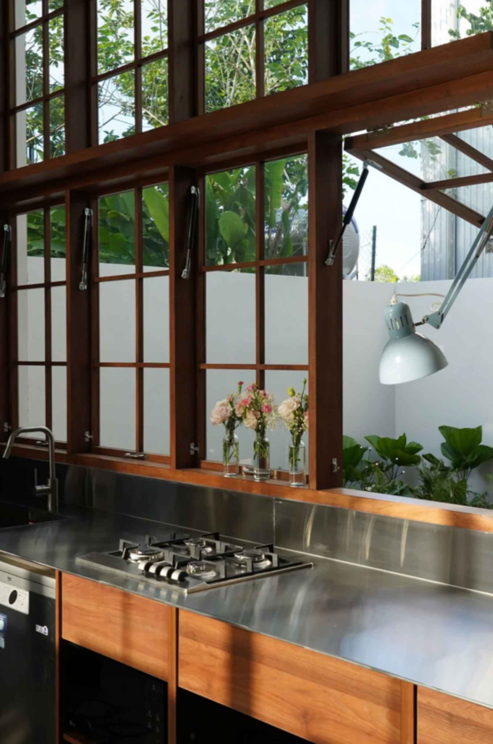 Live Out House - Kitchen