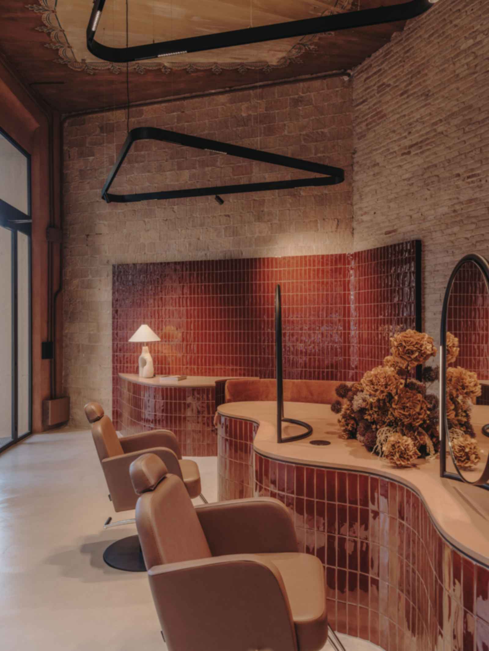 Curly Lab - Interior