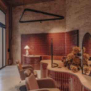 Curly Lab - Interior