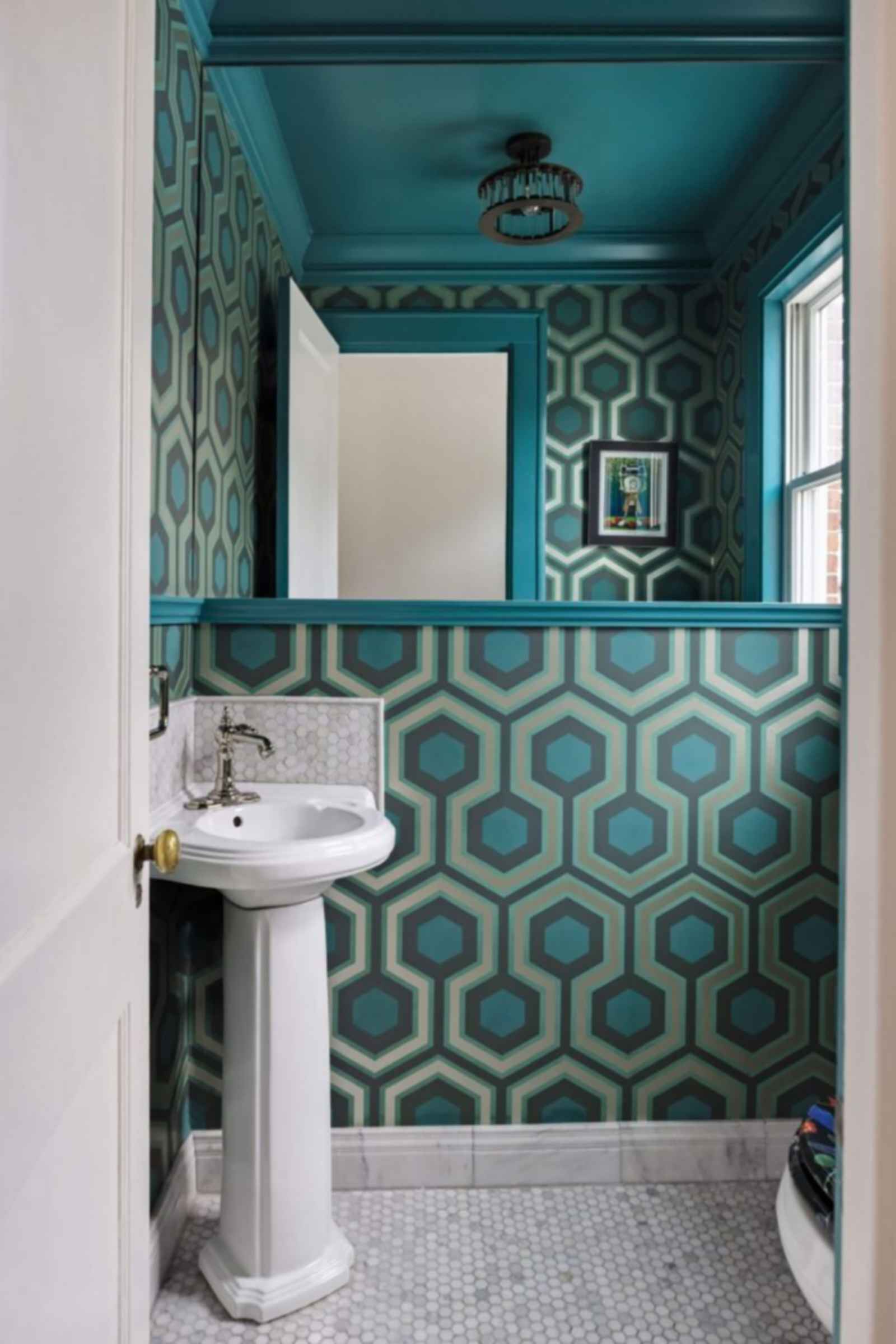 Marietta Ave Historic Colonial Residence - Bathroom