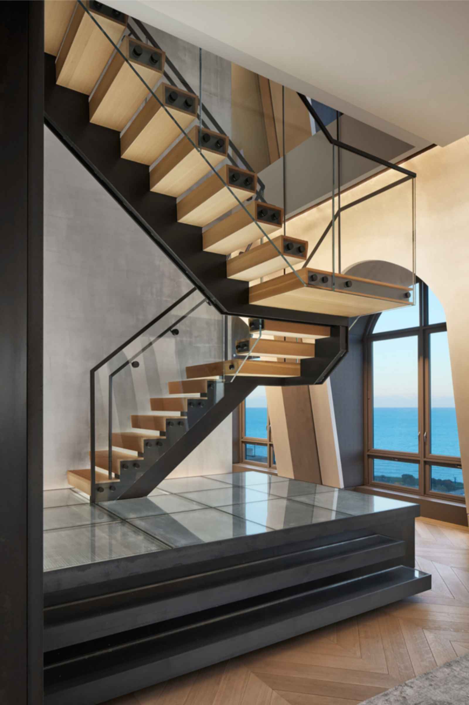 Lakeview Penthouse - Stairs