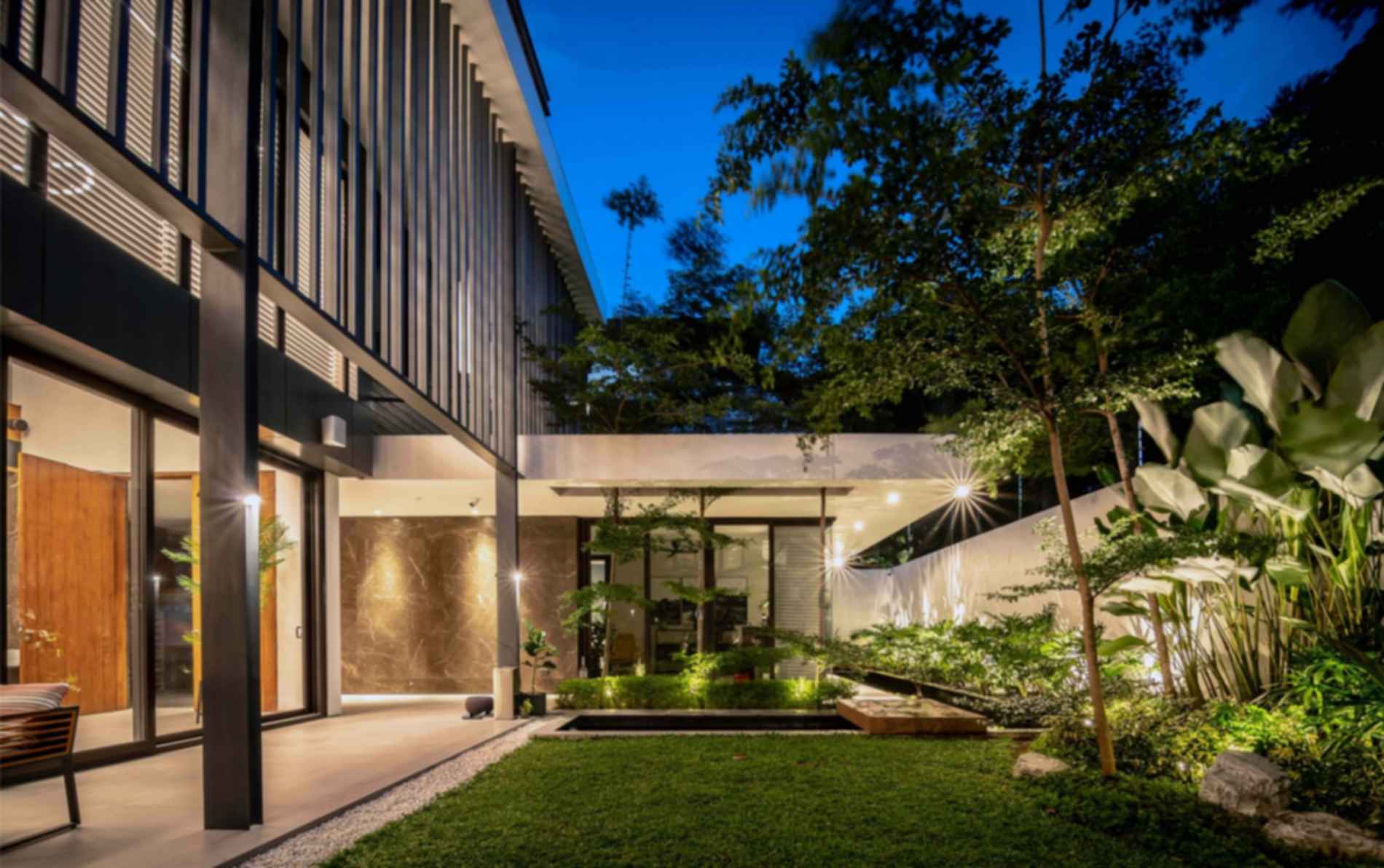 Broadway Residence - Courtyard