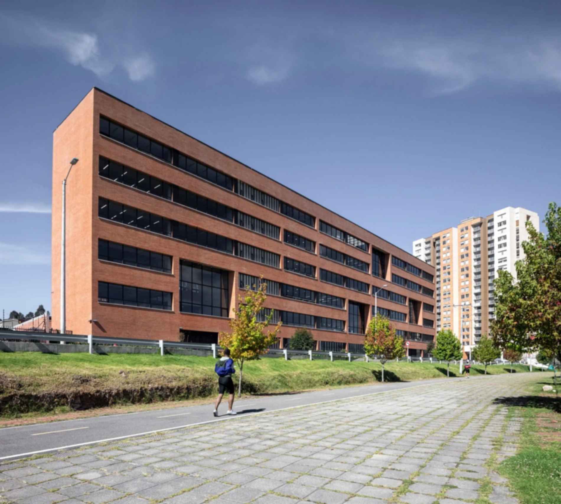 El Porvenir School - Exterior