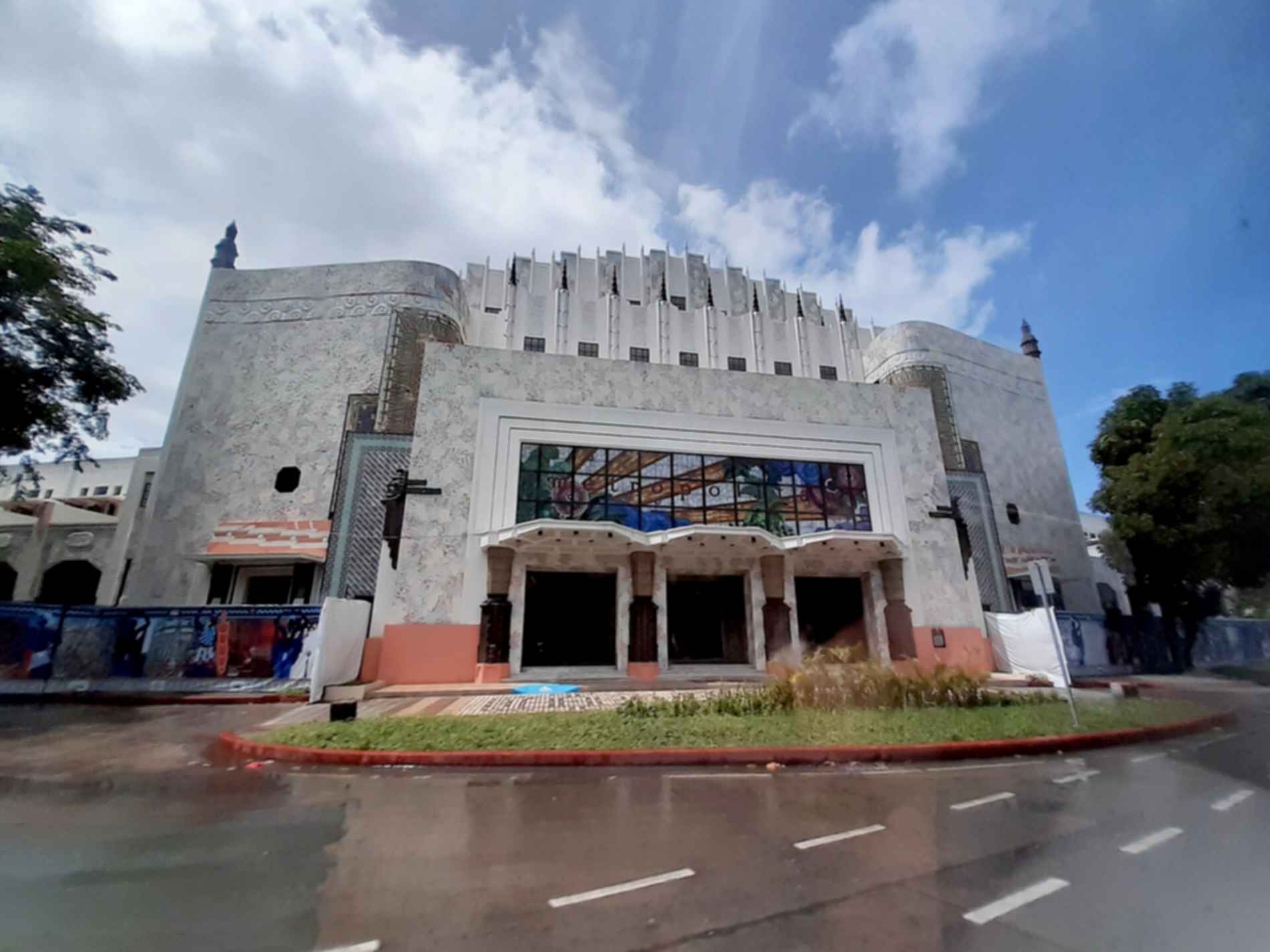 Manila Metropolitan Theater