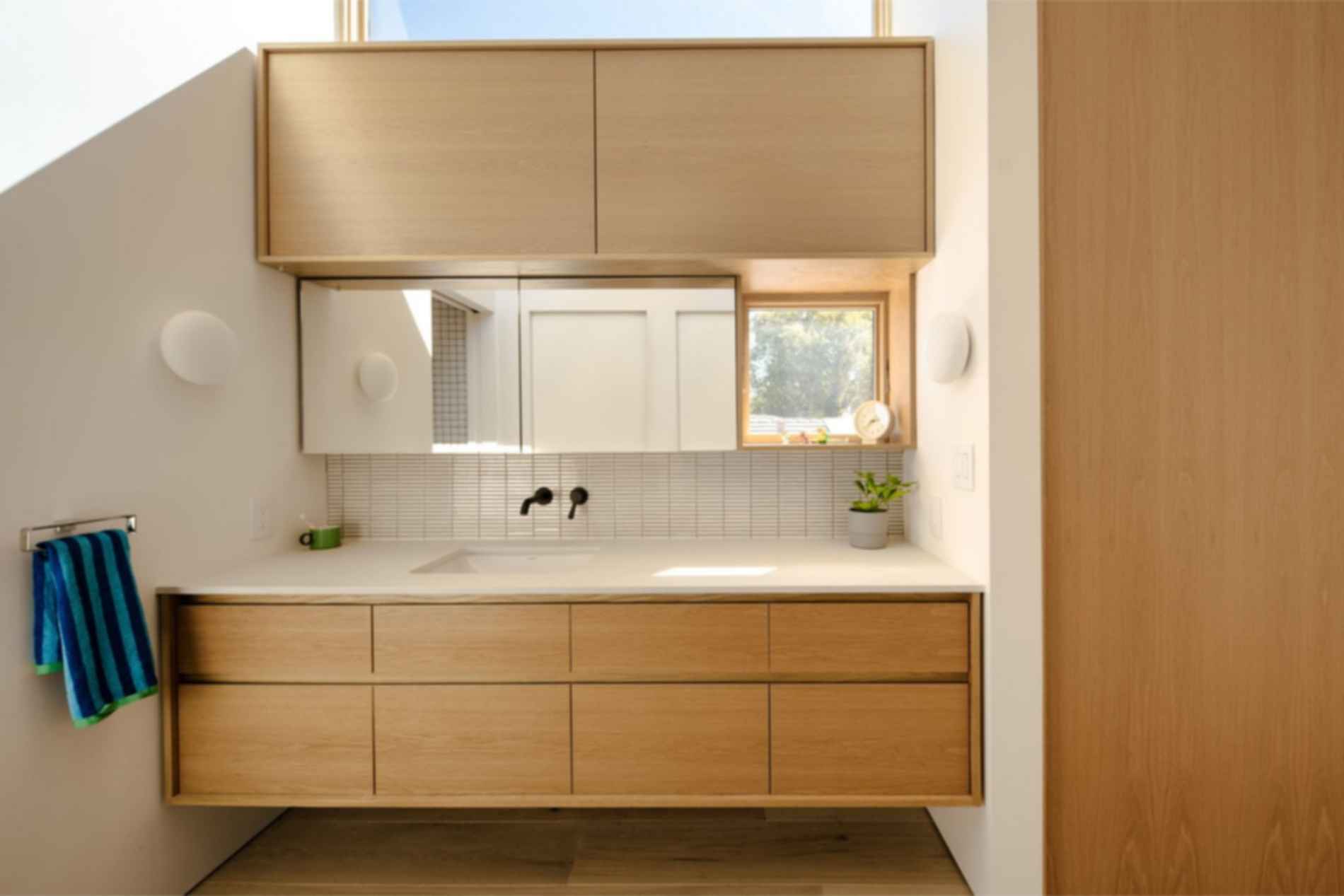 Cupertino Courtyard House - Bathroom