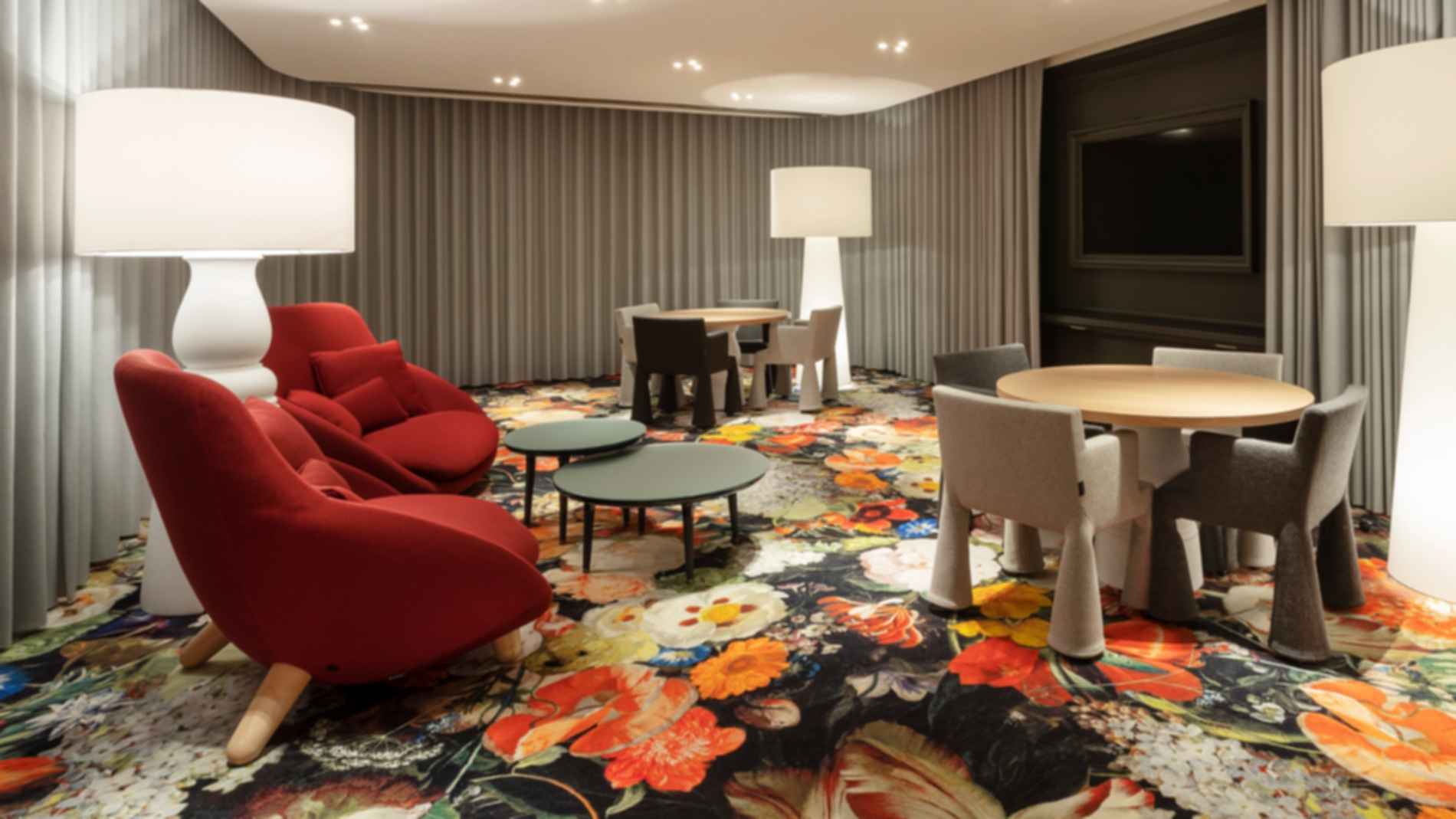 VIP Centre at Amsterdam Airport Schiphol - Media Lounge