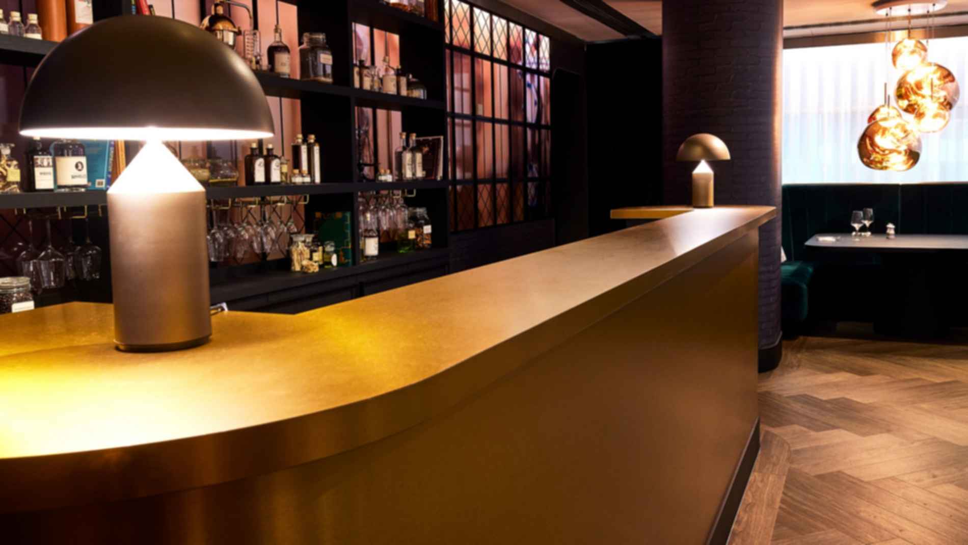 VIP Centre at Amsterdam Airport Schiphol - Bar