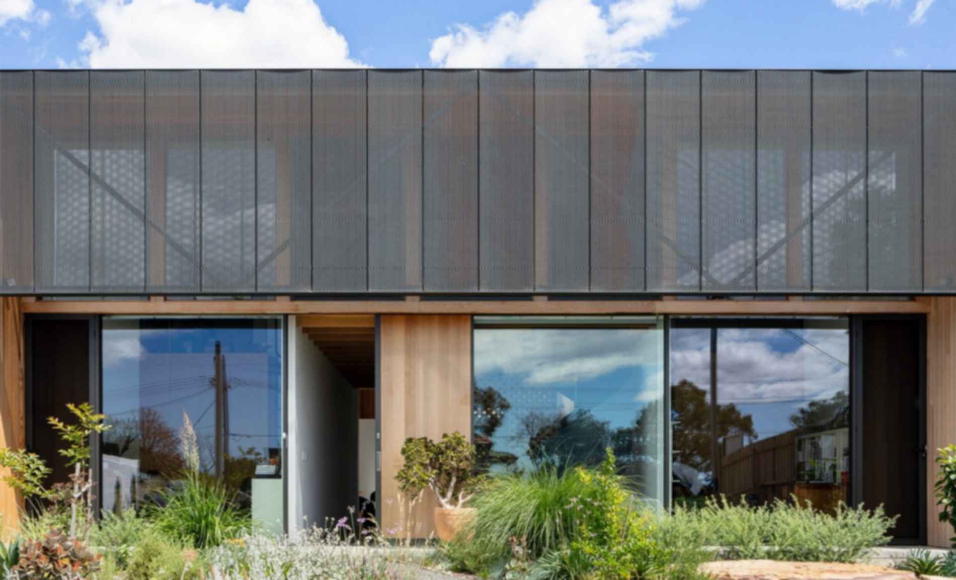 Courted House - Façade