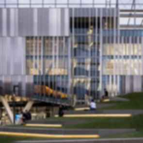 Hiwa Recreation Center - Façade