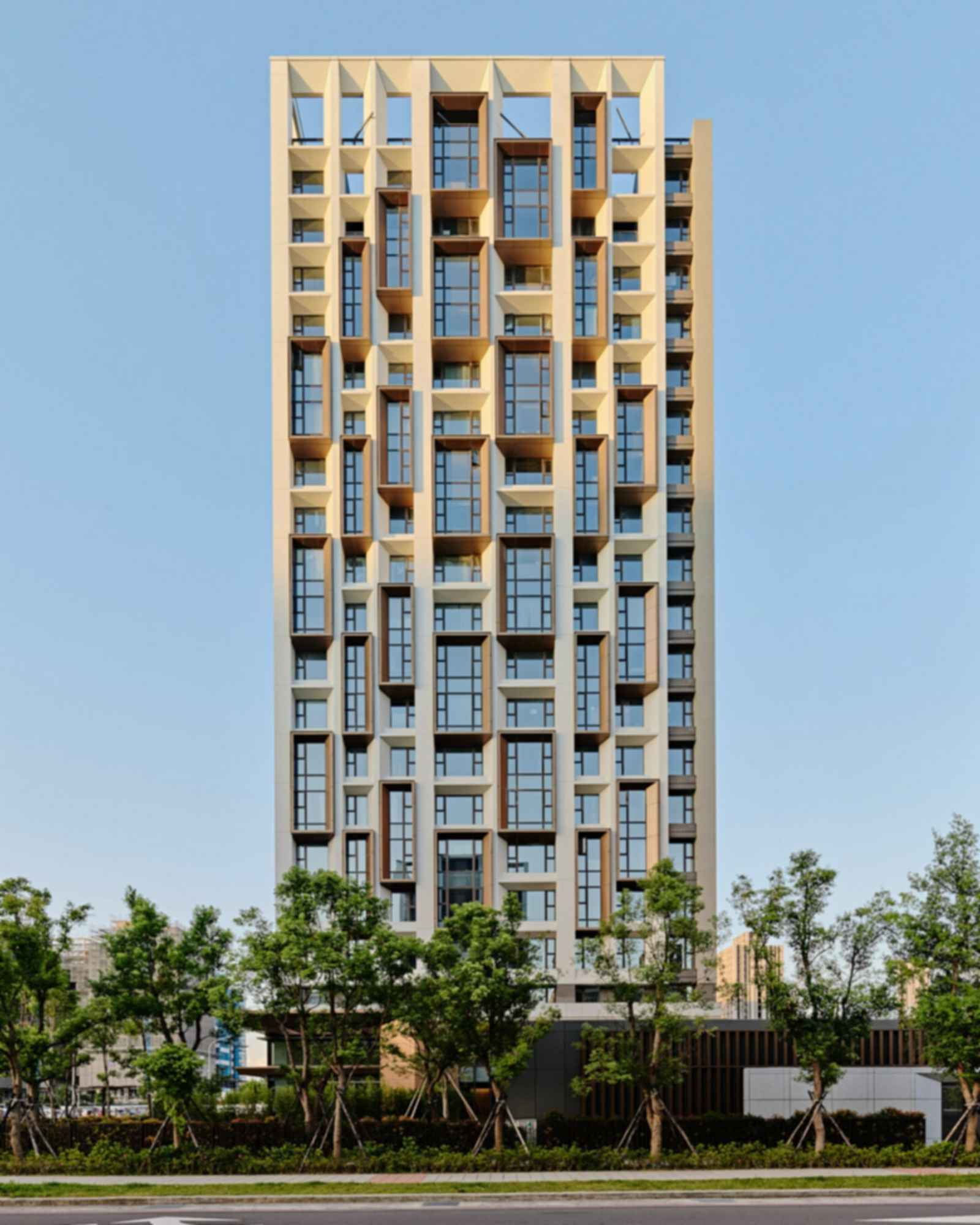 Juan Hua - Exterior