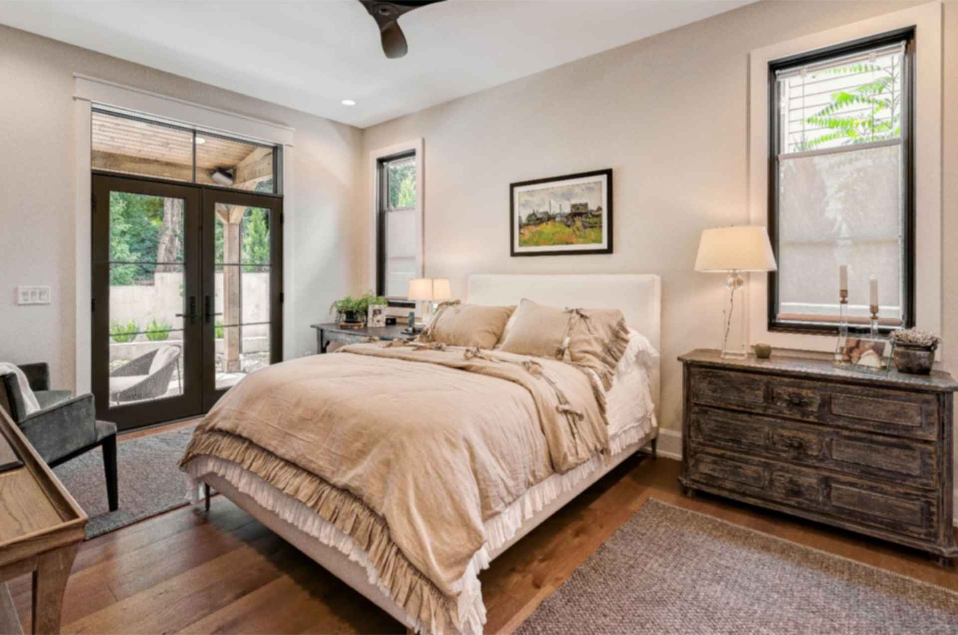 911 Parkway - Bedroom 911 Parkway - Bedroom