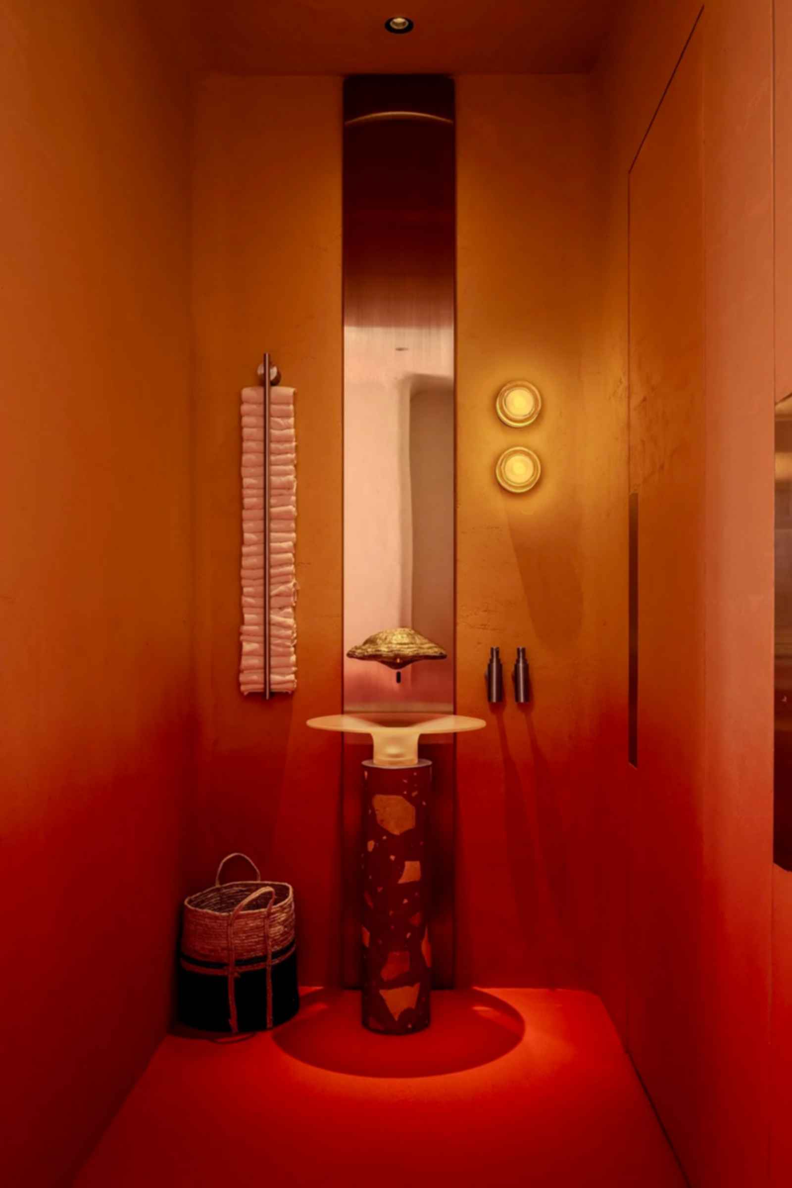 Rosso - Bathroom