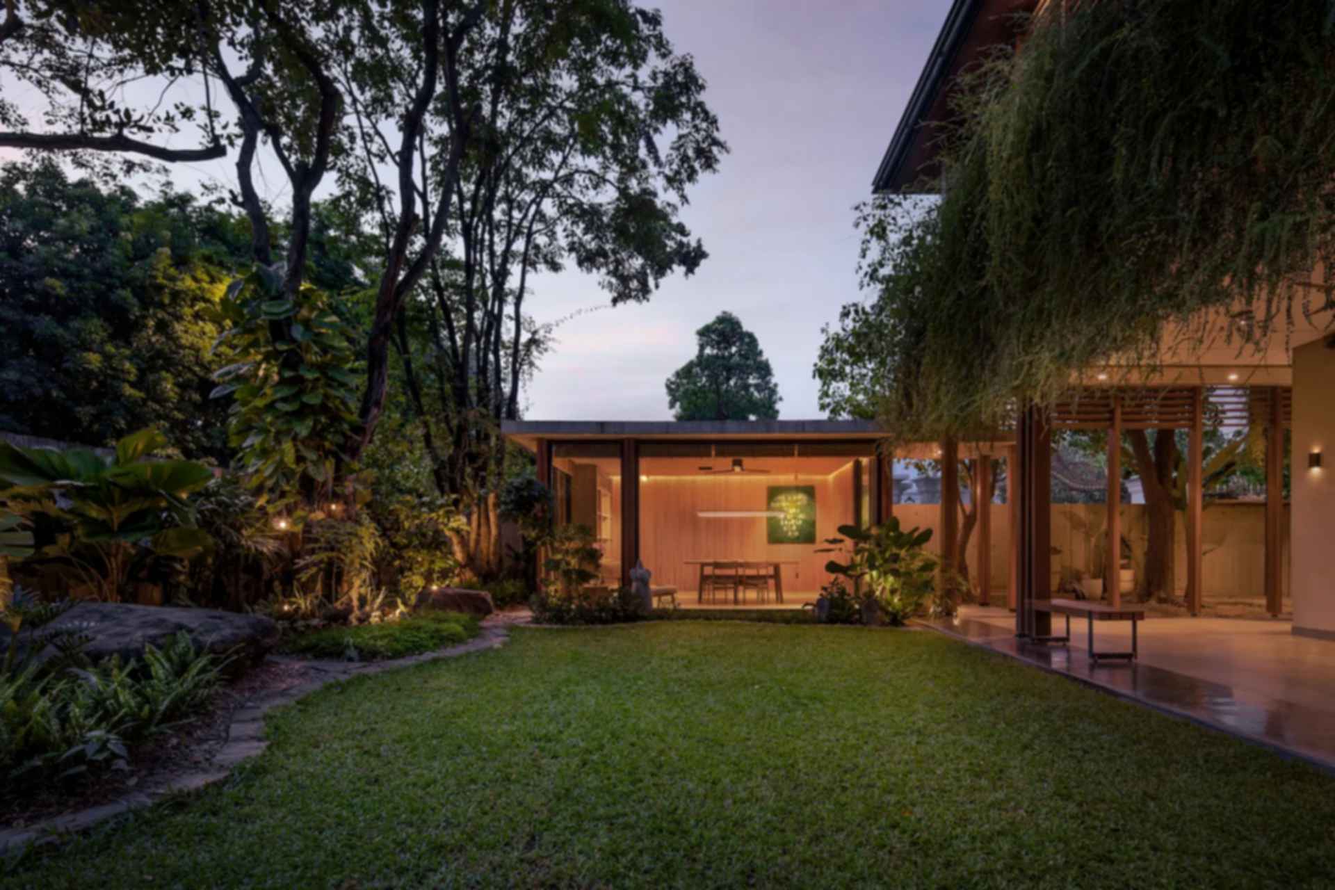 L&H Residence - Courtyard