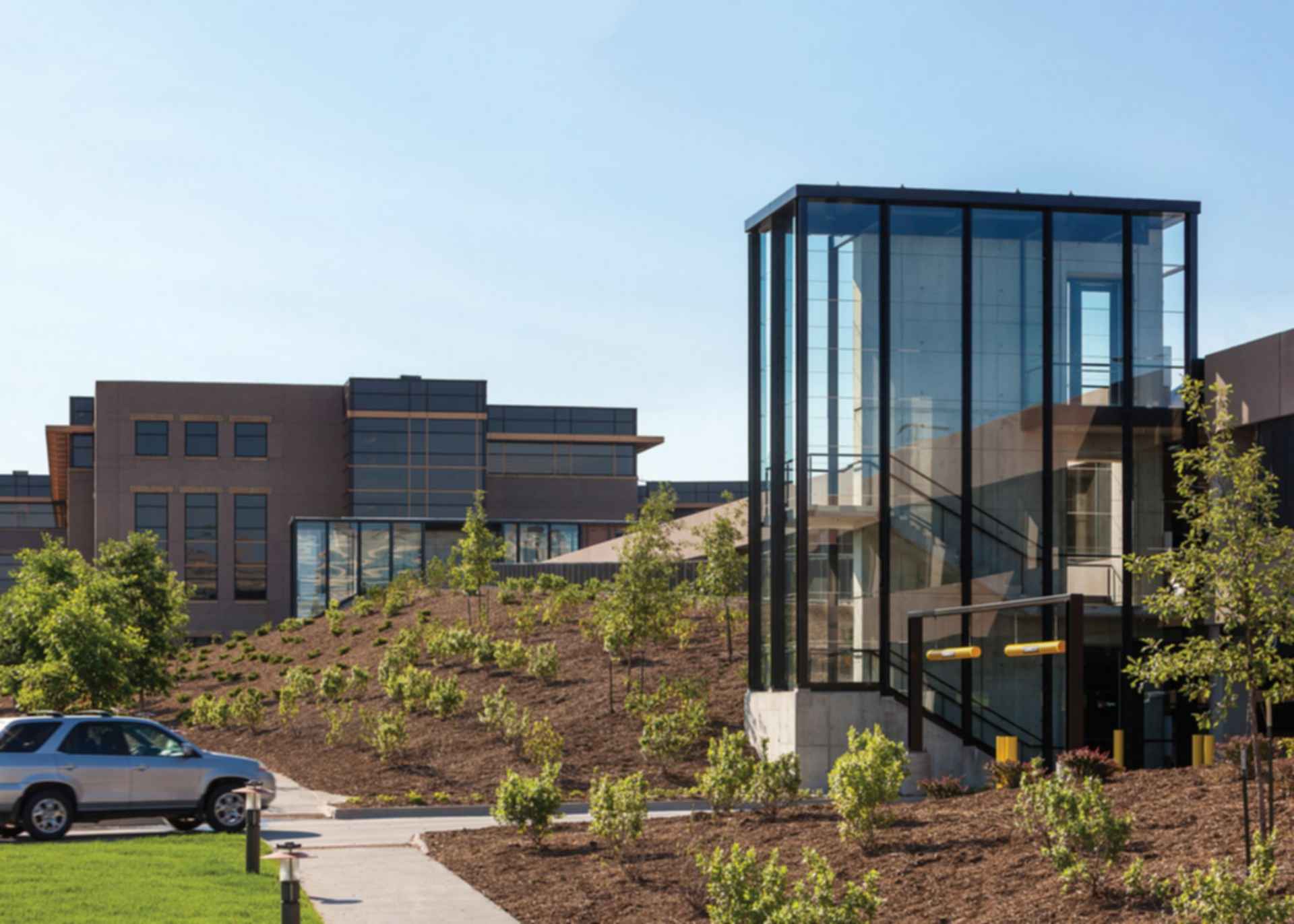 Corporate Campus Parking Facility - exterior