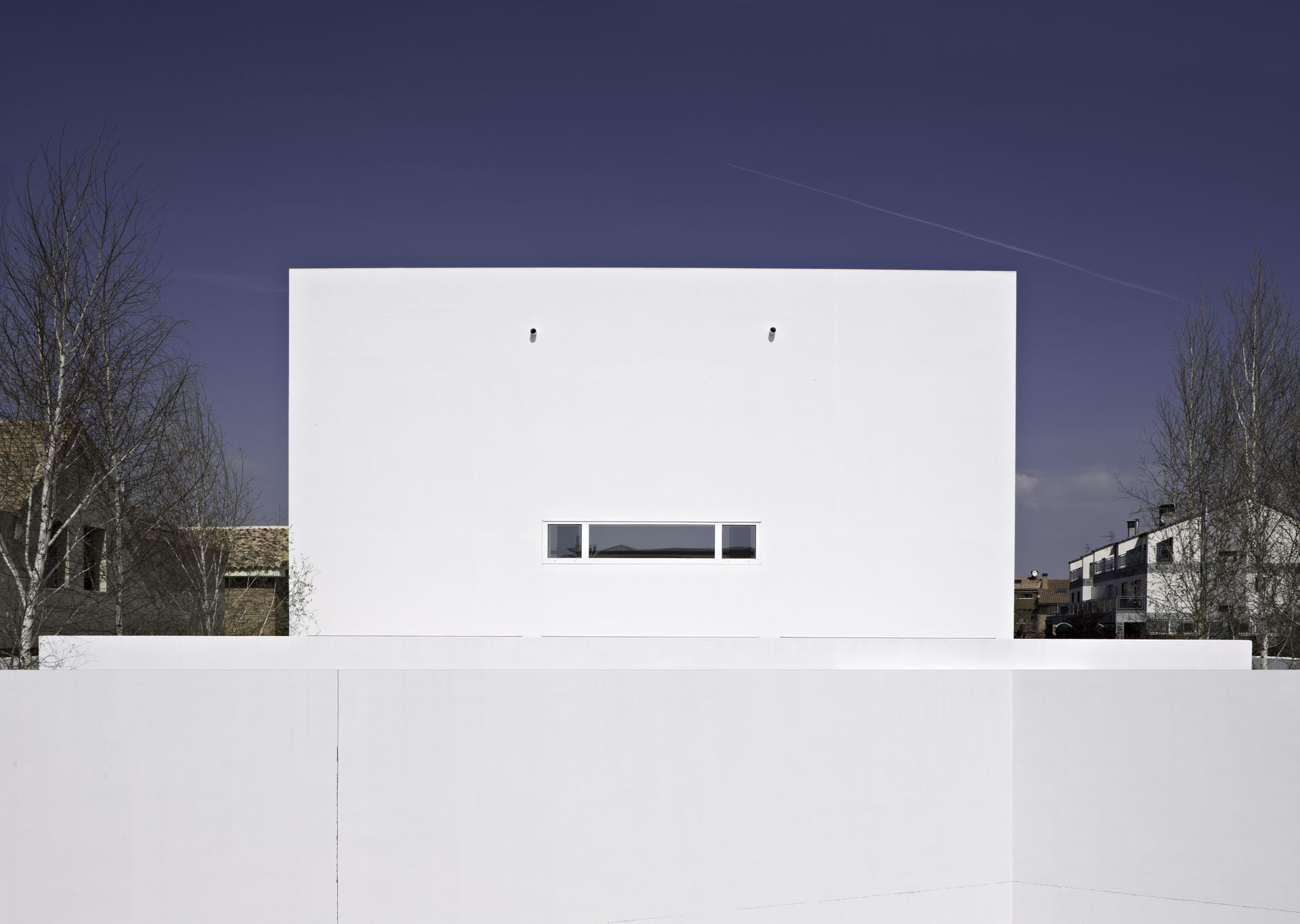 Minimalist White Homes - modlar.com