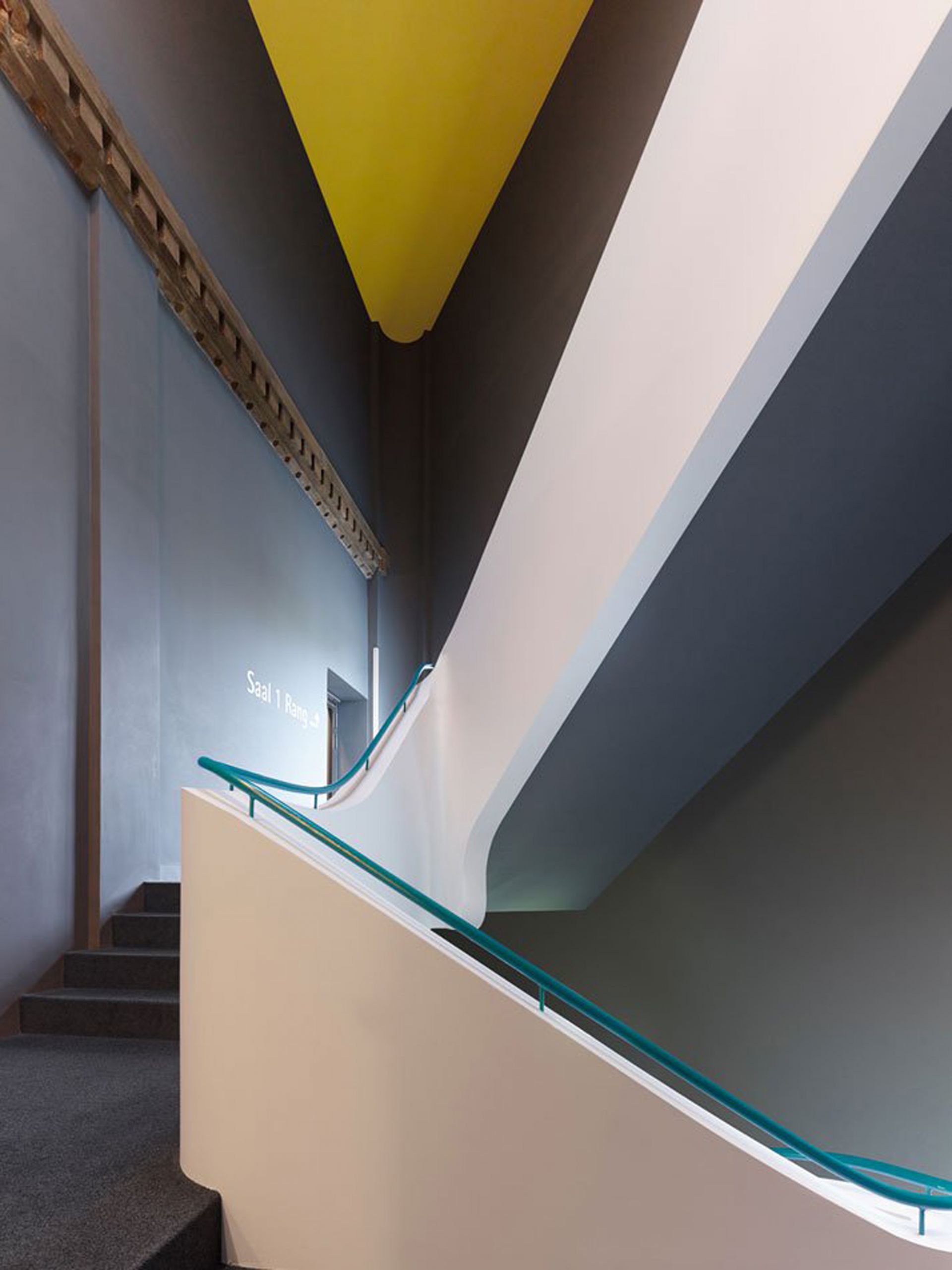 Filmtheater Weltspiegel Cottbus - theater interior - modlar.com